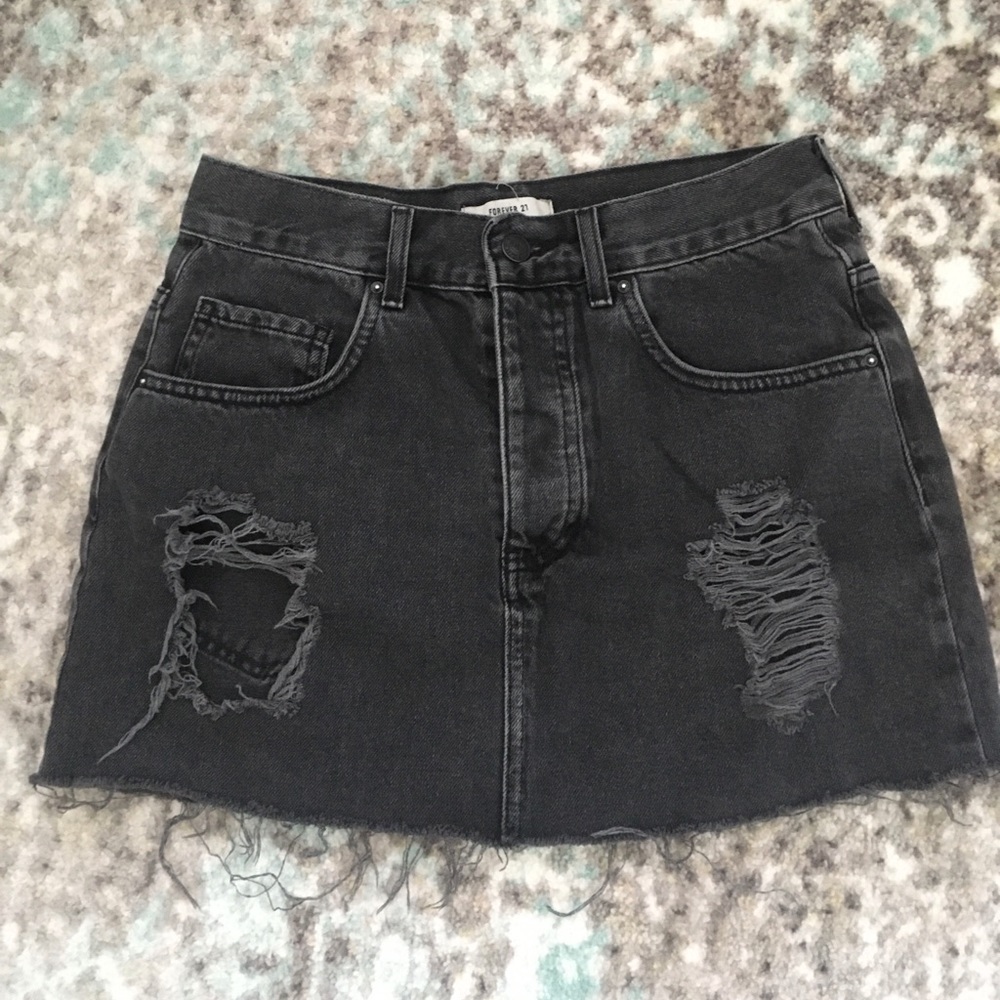 F21 mini jeans skirt size 28